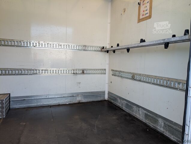 Transporteris su lagaminu Ford Transit Koffer mit Laderampe HU NEU