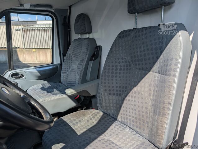 Transporteris su lagaminu Ford Transit Koffer mit Laderampe HU NEU