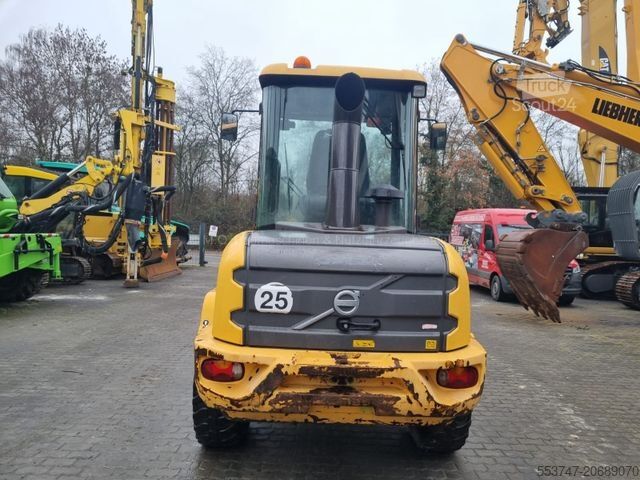 Chargeuse sur pneus VOLVO Volvo L 30 G