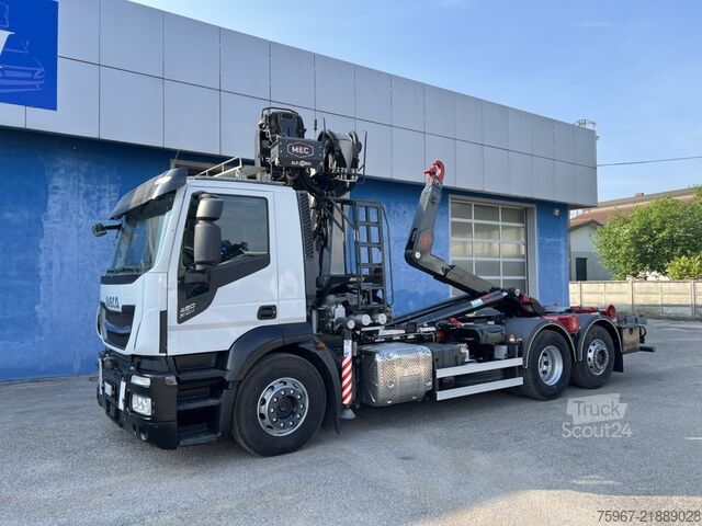Camion scarrabile con gru Iveco Stralis 480