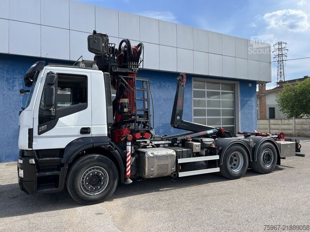 Camion scarrabile con gru Iveco Stralis 480