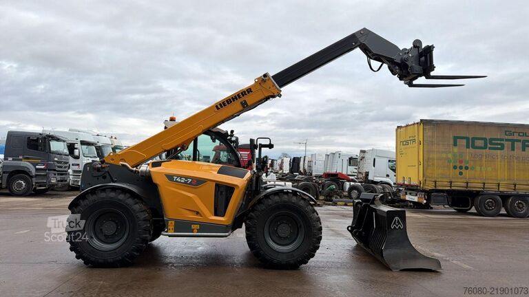 încărcător telescopic Liebherr T42-7S (INCL BUCKET / BE MACHINE / LIKE NEW / 7...