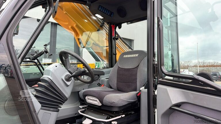 încărcător telescopic Liebherr T42-7S (INCL BUCKET / BE MACHINE / LIKE NEW / 7...