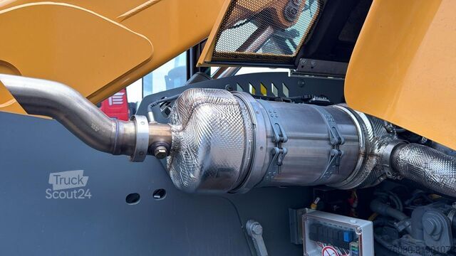 Teleskopik yükleyici Liebherr T42-7S (INCL BUCKET / BE MACHINE / LIKE NEW / 7...