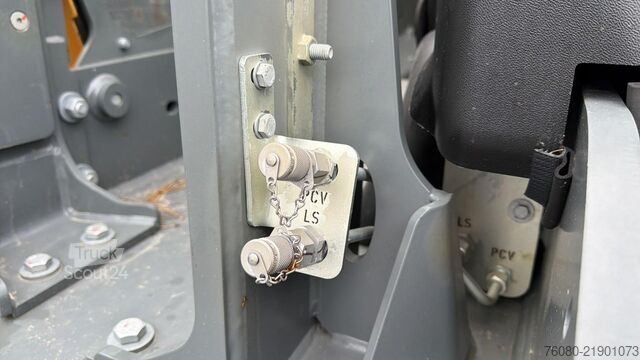 Teleskopik yükleyici Liebherr T42-7S (INCL BUCKET / BE MACHINE / LIKE NEW / 7...
