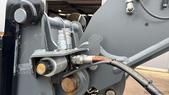 Teleskopik yükleyici Liebherr T42-7S (INCL BUCKET / BE MACHINE / LIKE NEW / 7...