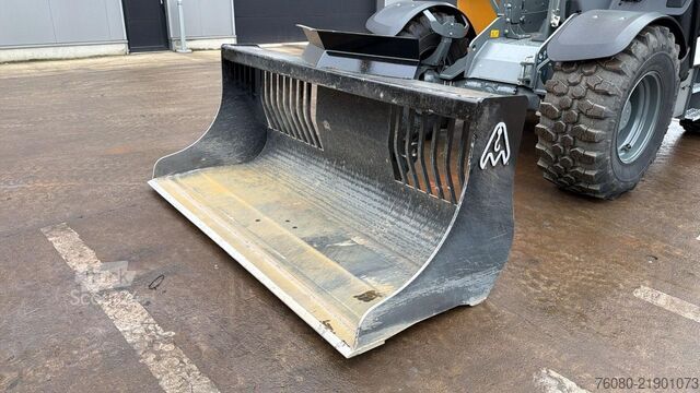 Teleskopik yükleyici Liebherr T42-7S (INCL BUCKET / BE MACHINE / LIKE NEW / 7...