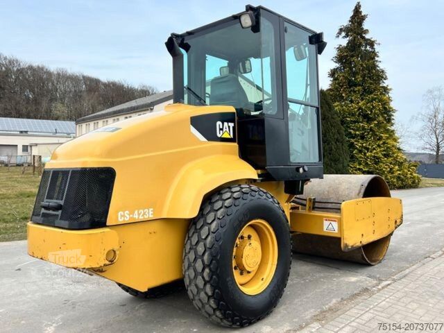 Tek tamburlu silindir Caterpillar CS423E Planierwalze