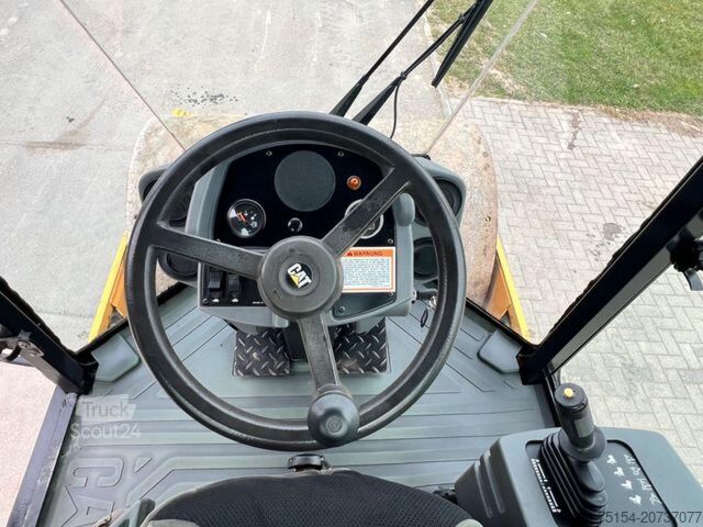 Tek tamburlu silindir Caterpillar CS423E Planierwalze