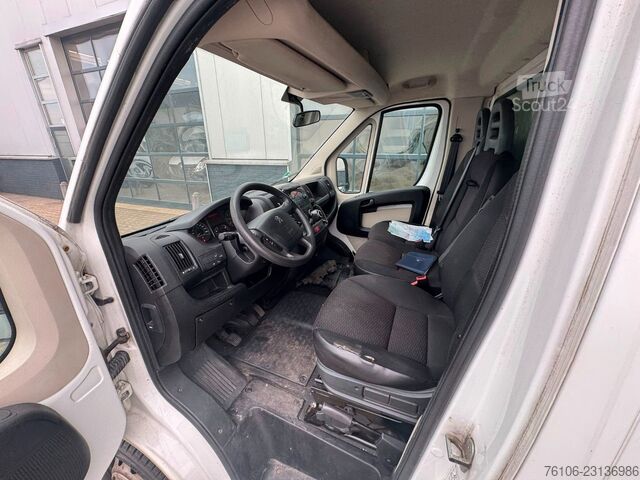 Furgons ar kasti PEUGEOT Boxer Koffer ** Motorschade **FESTPREIS