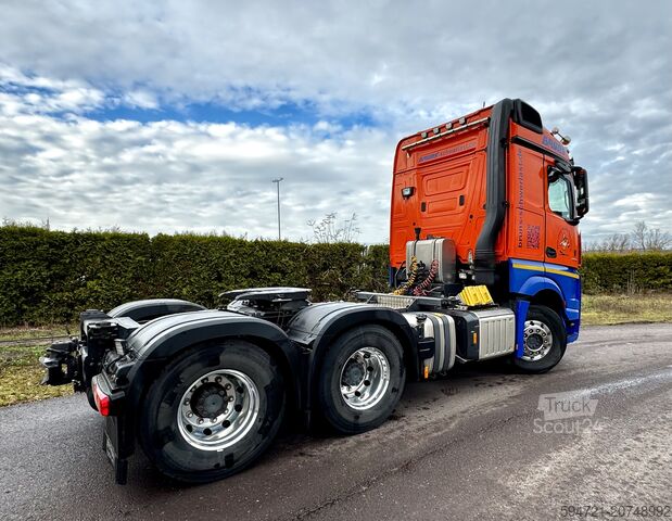 Tractor unit & semi-trailer tractor Mercedes-Benz 2653 6X4