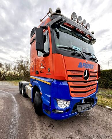 Tractor unit & semi-trailer tractor Mercedes-Benz 2653 6X4