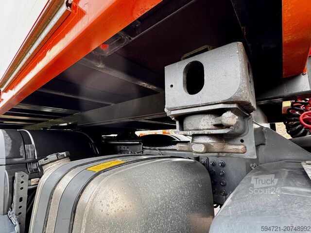 Tractor unit & semi-trailer tractor Mercedes-Benz 2653 6X4