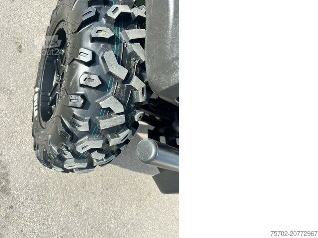 Dvoriščni traktor John-Deere Gator XUV 855D