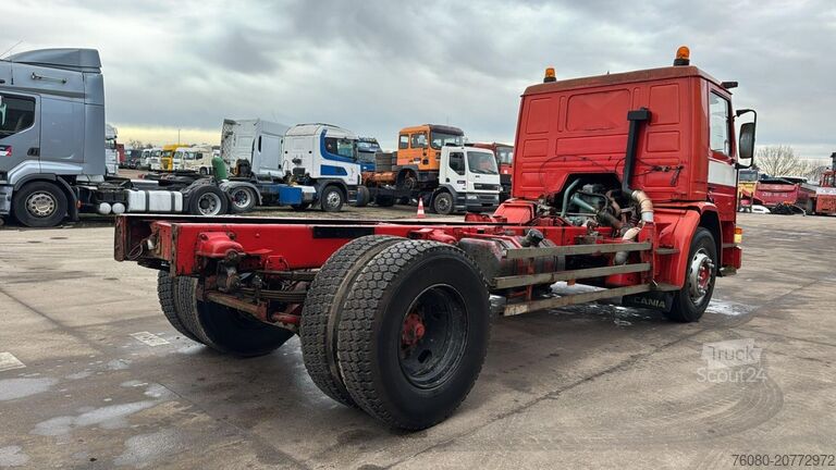 Chasis con cabina Scania 82 - 210 (LAMES / STEEL SUSP. / POMPE MANUELLE ...