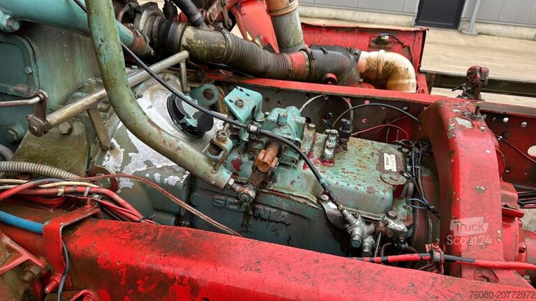 Chasis con cabina Scania 82 - 210 (LAMES / STEEL SUSP. / POMPE MANUELLE ...