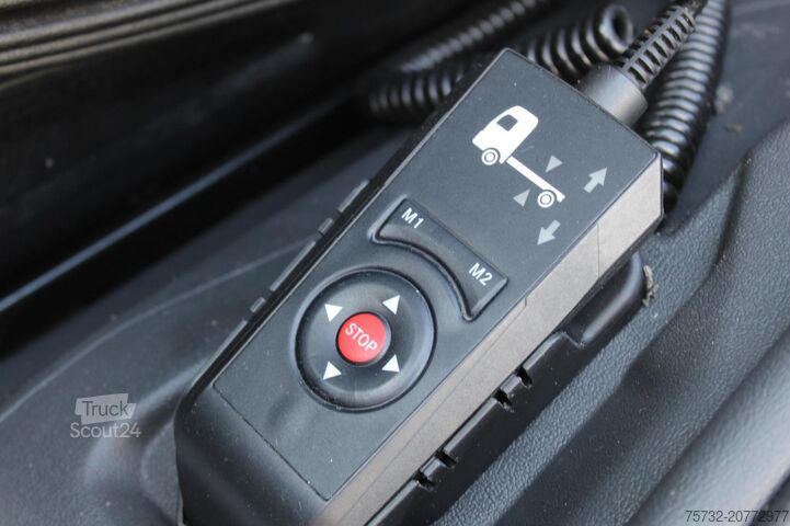 Autocarro con cassone Mercedes-Benz Atego 1321 E6 Koffer Klima Kamera LBW Nur 85 Tkm