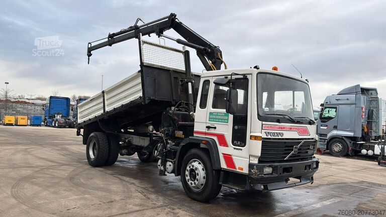Kipper mit Kran Volvo FL 6-18 (MANUAL PUMP / CRANE HIAB 090 / STEEL S...