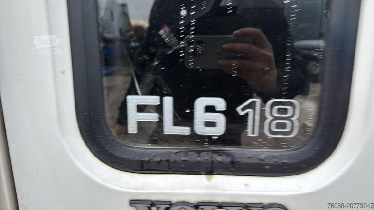 Kipper mit Kran Volvo FL 6-18 (MANUAL PUMP / CRANE HIAB 090 / STEEL S...