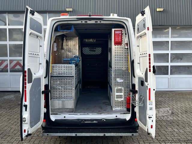 High-roof van Volkswagen Crafter 35 2.0 TDI L3H3 140pk Airco Cruise cont...