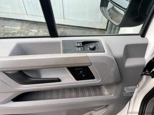 High-roof van Volkswagen Crafter 35 2.0 TDI L3H3 140pk Airco Cruise cont...