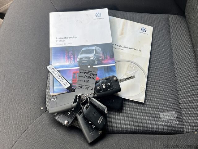 High-roof van Volkswagen Crafter 35 2.0 TDI L3H3 140pk Airco Cruise cont...