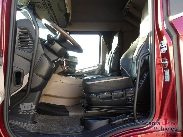 Standardni vlačilec DAF 530FT XG+  / Leder / Alcoa / Navi / LED