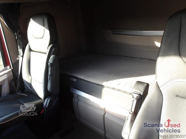 Standardni vlačilec DAF 530FT XG+ / Leder / Alcoa / Navi / LED