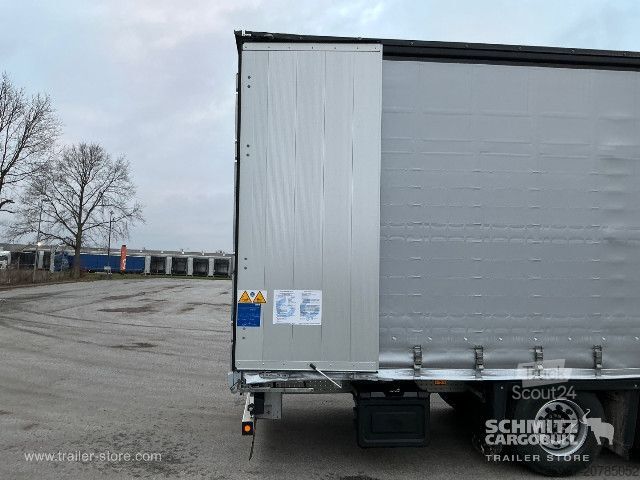 Odprta polprikolica s ponjavo Schmitz Cargobull Curtainsider Mega