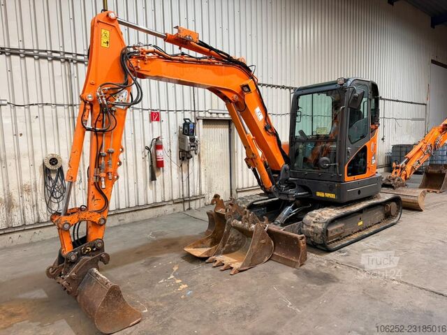 DOOSAN DX 62 R-3 6.2T - *FULL HYDR - *CENTRAL GREASING* - *HYDR QUICKHITCH - 3 BUCKETS / LÖFFELN - * DOOSAN DX 62 R-3 6.2T - *FULL HYDR - *CENTRAL GREASING...