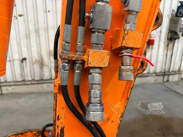 DOOSAN DX 62 R-3 6.2T - *FULL HYDR - *CENTRAL GREASING* - *HYDR QUICKHITCH - 3 BUCKETS / LÖFFELN - * DOOSAN DX 62 R-3 6.2T - *FULL HYDR - *CENTRAL GREASING...