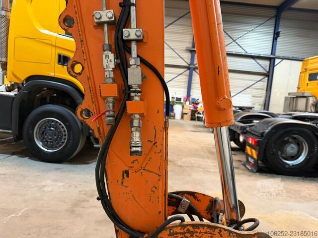DOOSAN DX 62 R-3 6.2T - *FULL HYDR - *CENTRAL GREASING* - *HYDR QUICKHITCH - 3 BUCKETS / LÖFFELN - * DOOSAN DX 62 R-3 6.2T - *FULL HYDR - *CENTRAL GREASING...