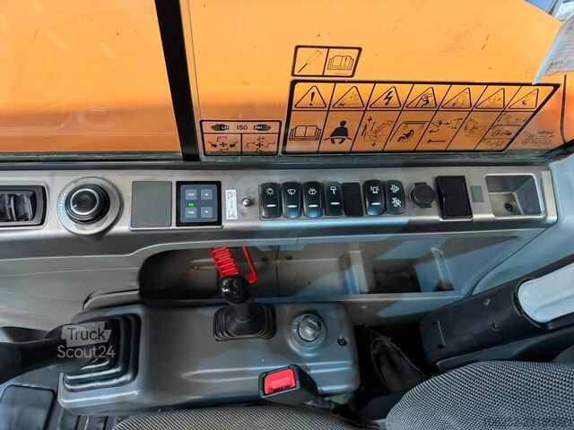  DOOSAN DX 62 R-3 6.2T - *FULL HYDR - *CENTRAL GREASING...