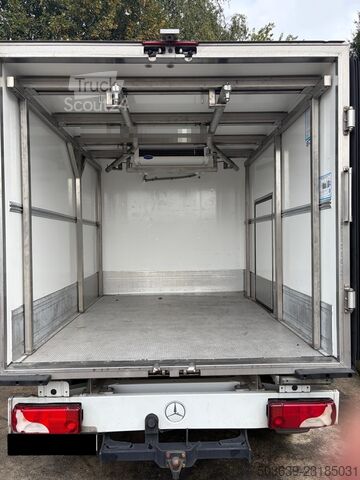 Furgons ar kasti Mercedes-Benz Sprinter