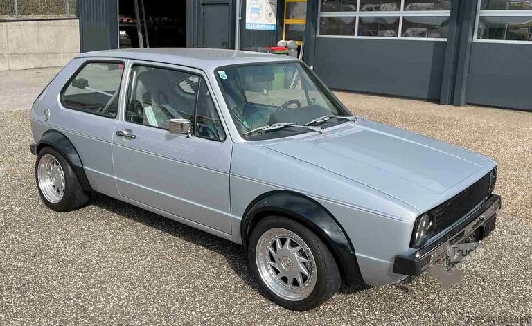فان VW Golf GTI