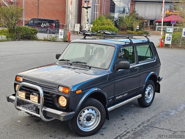 Pick-up LADA Taiga 4x4 -1. Hand-AHK-Bügel-Dachgepäckträger