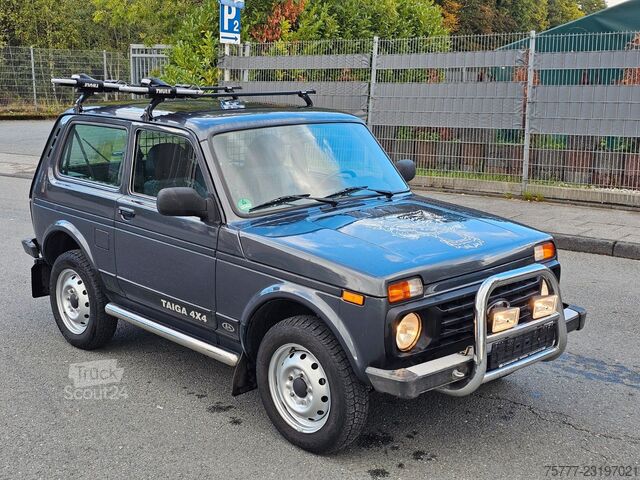 Pick-up LADA Taiga 4x4 -1. Hand-AHK-Bügel-Dachgepäckträger