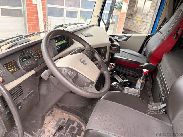 Camión de plataforma VOLVO FH 420 Pritsche Heckkran Hiab 235DLS-3 Funk
