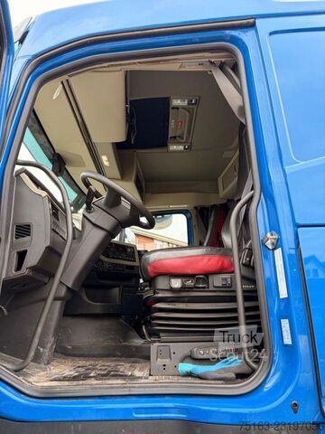 Camión de plataforma VOLVO FH 420 Pritsche Heckkran Hiab 235DLS-3 Funk