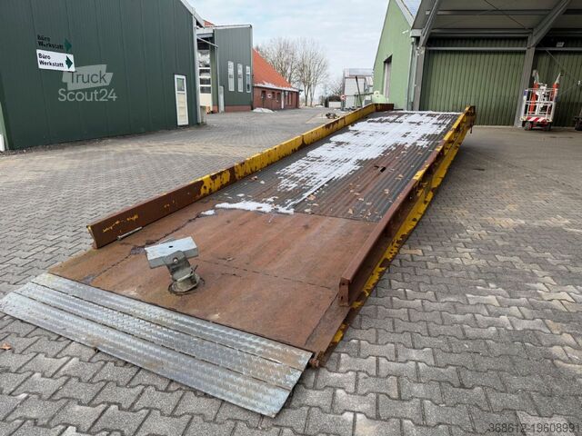 Forklift  Verladerampe 1211
