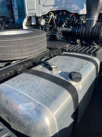 Tractora standard FORD FORD F_LINE NEU 1845 T  - Hagelschaden