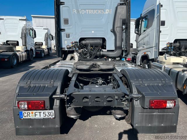 Tractora standard FORD Sondermodell mit LIVING Ausbau