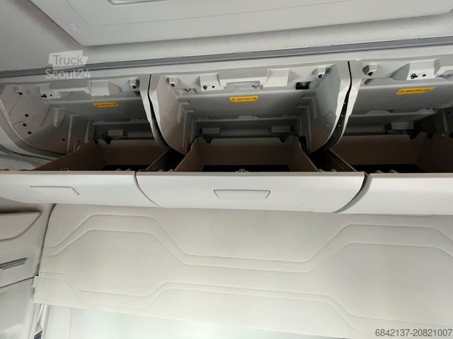 Tractora standard FORD Sondermodell mit LIVING Ausbau