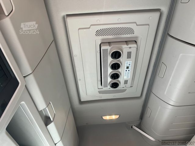 Tractora standard FORD Sondermodell mit LIVING Ausbau