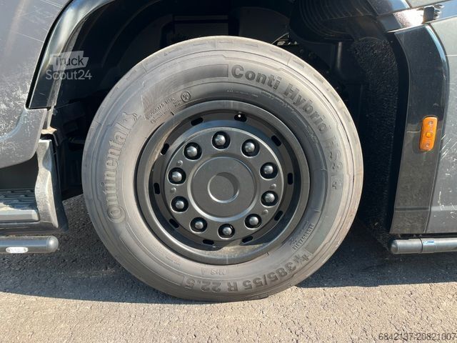 Tractora standard FORD Sondermodell mit LIVING Ausbau