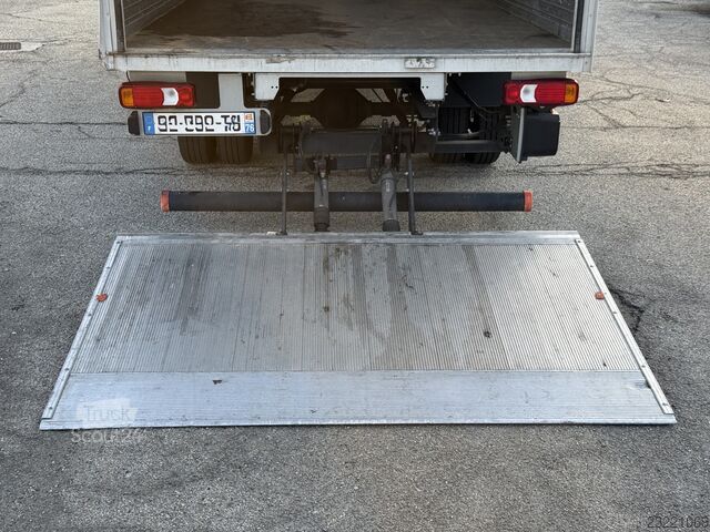 Dostavno vozilo s kesonom Iveco Daily 35-160