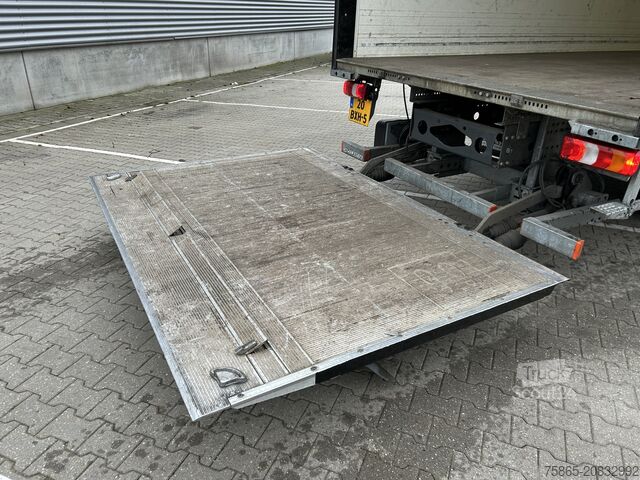 Bavul Mercedes-Benz Atego 1318 Euro 6 E / 12 Ton / 56 dkm / Box / L...