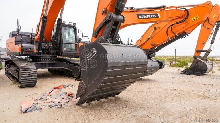 Paletli ekskavatör Develon DX450LCA-7M