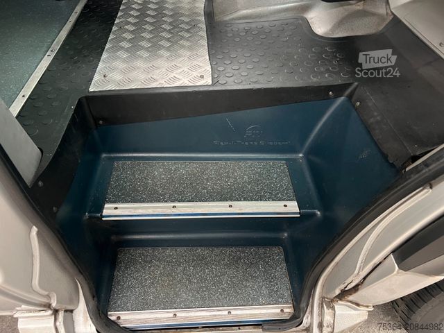 Minibús VOLKSWAGEN Crafter 2.5 TDi Maxi 9Sitze + Lift ENGINE BROKEN