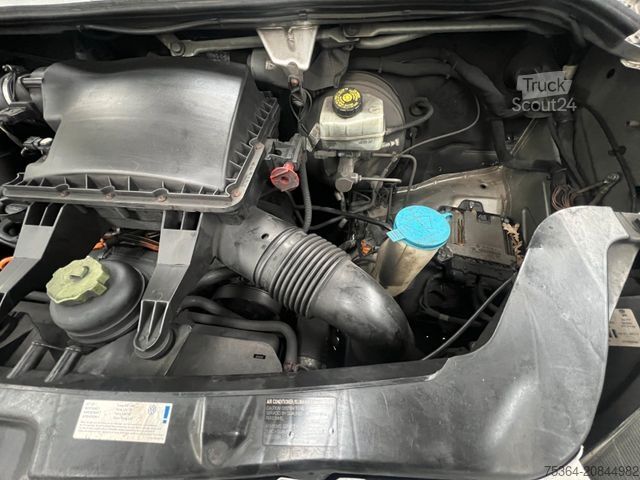 Minibús VOLKSWAGEN Crafter 2.5 TDi Maxi 9Sitze + Lift ENGINE BROKEN